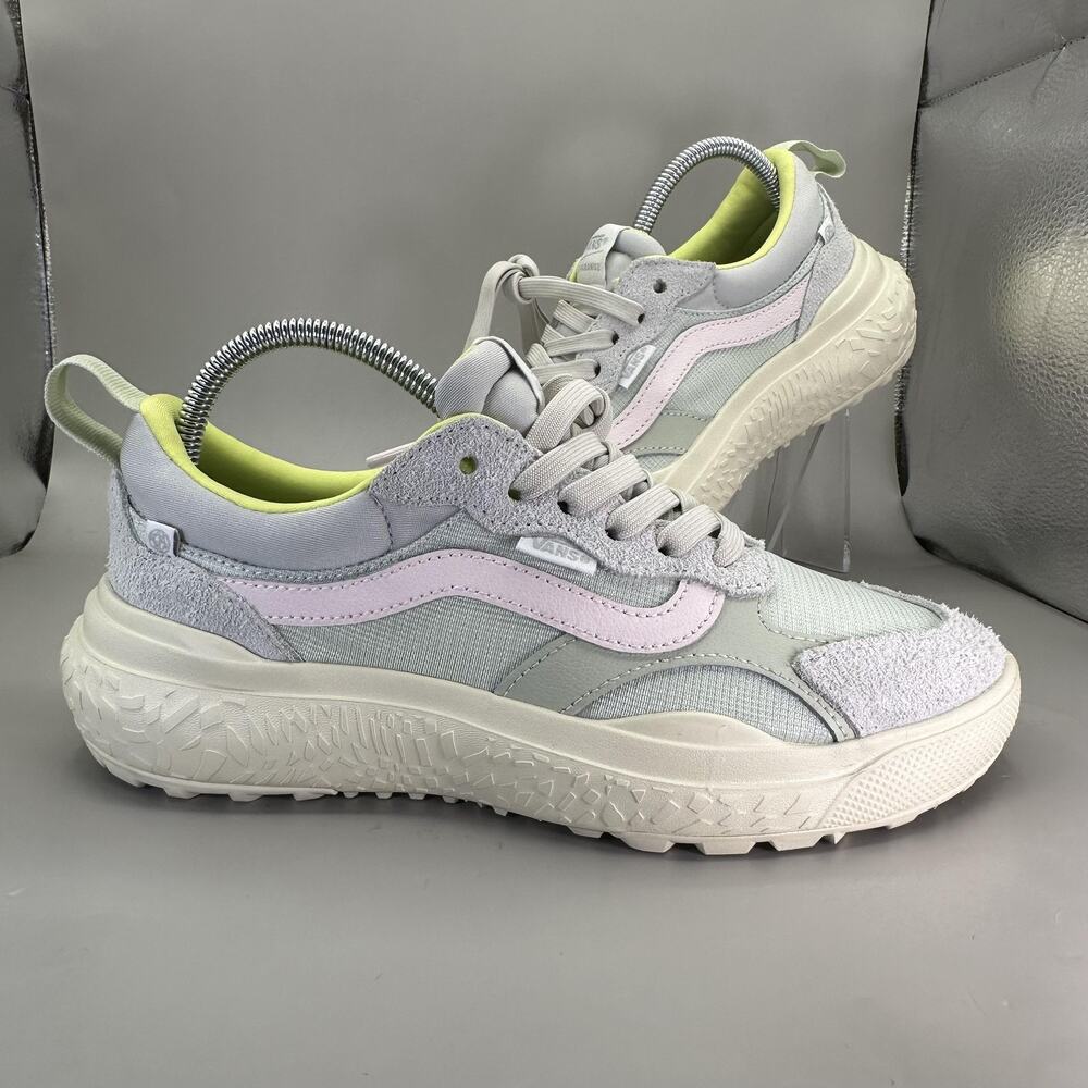Vans UltraRange Neo VR3 Shoes Womens Size 8 Light Yellow Lightweight Sneakers